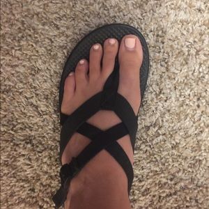 🎉☀️Awesome black Chacos!! ☀️🎉